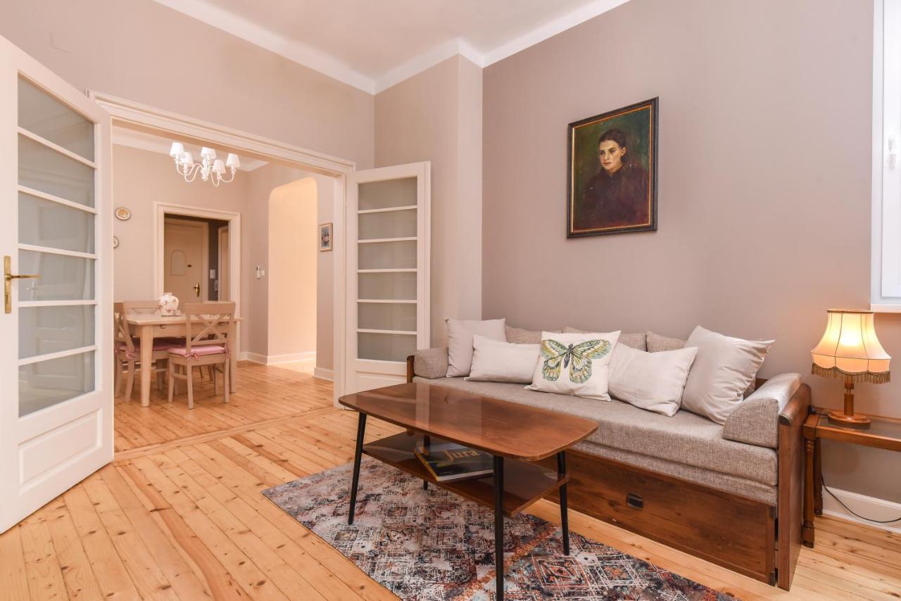 Chez Marie ~ Cozy One-bedroom With Balcony * Sofia